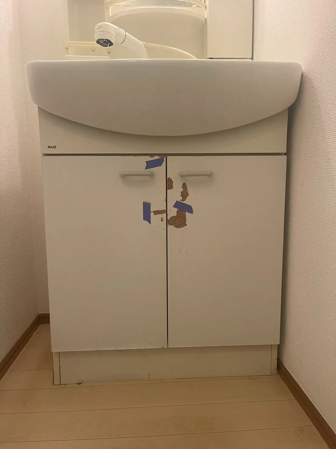 洗面化粧台扉シート施工しました！！